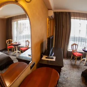 Meg-lozenetz Hotel